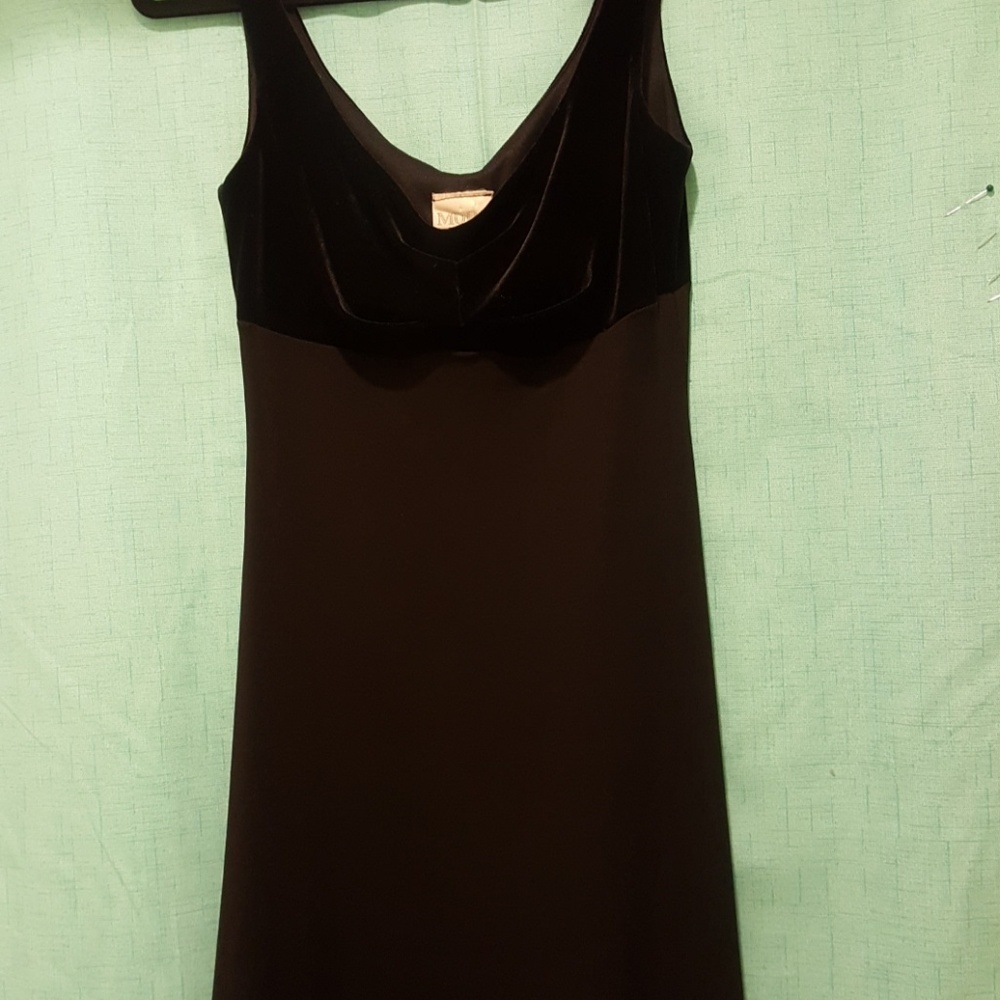 Like new black velt gown